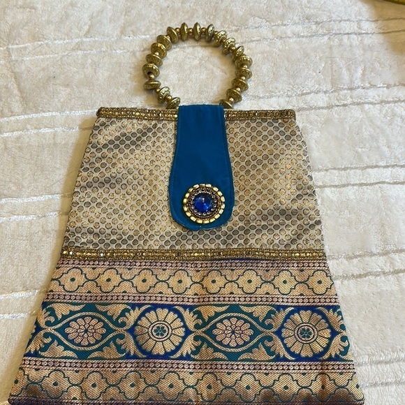 NWOT Indian inspired bag with double Velcro closure & beaded handle - Picture 1 of 4